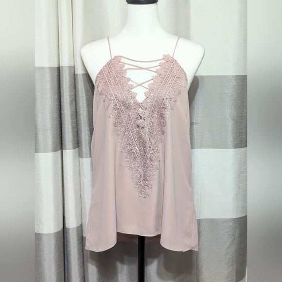 WAYF Lace Trim Spaghetti Strap Sheer Like Underlay Tank Top Size: XL - Picture 3 of 12